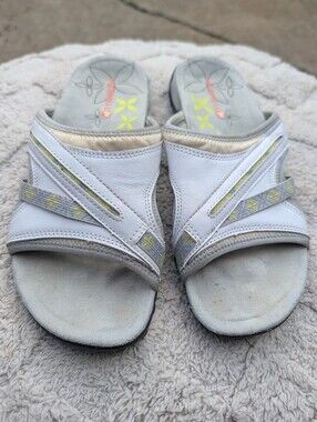 Women's Merrell Sporty Slides Size 5